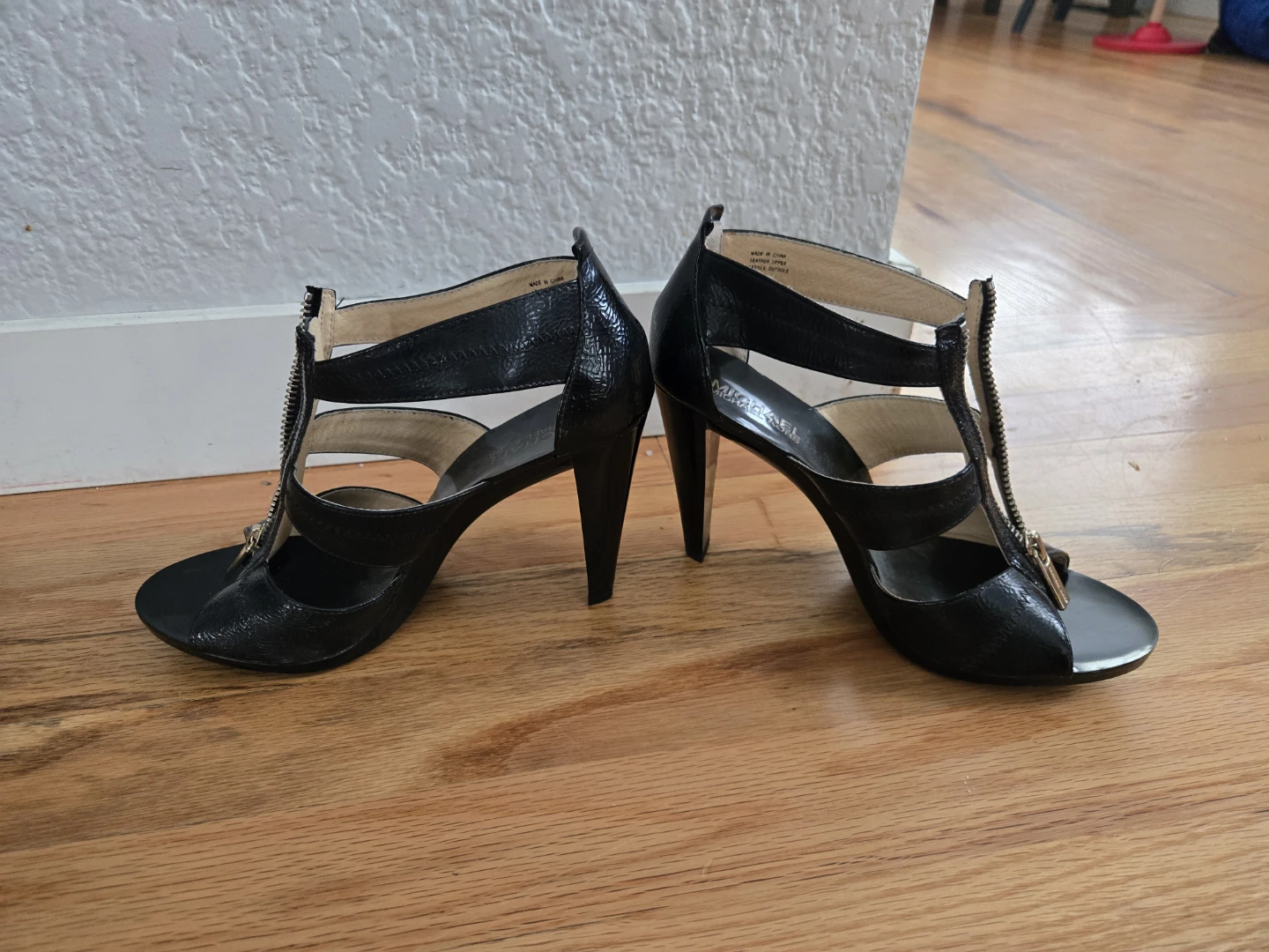 Michael Kors Black Zipper Heels - photo 5