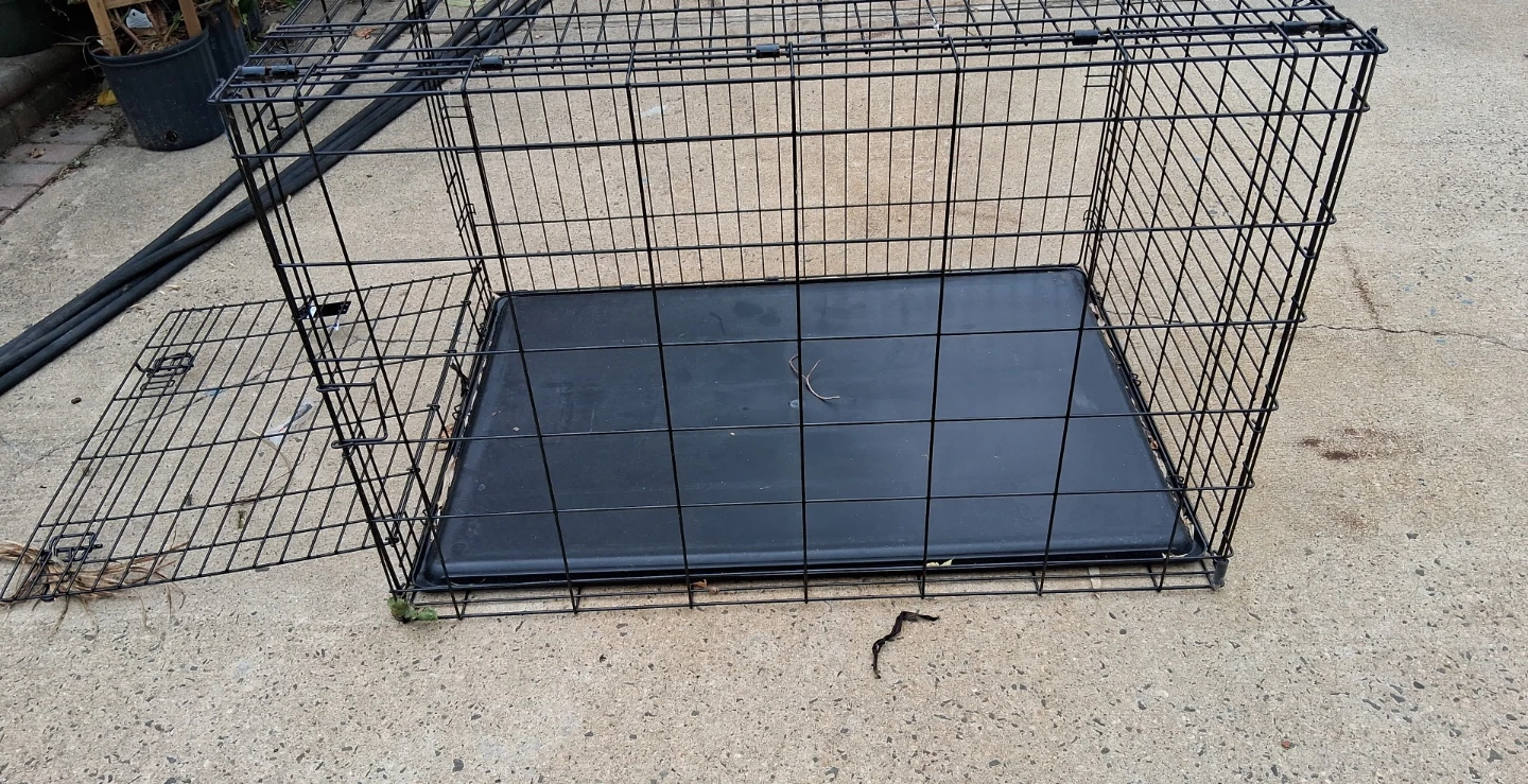 Wire Dog Crate with Tray large