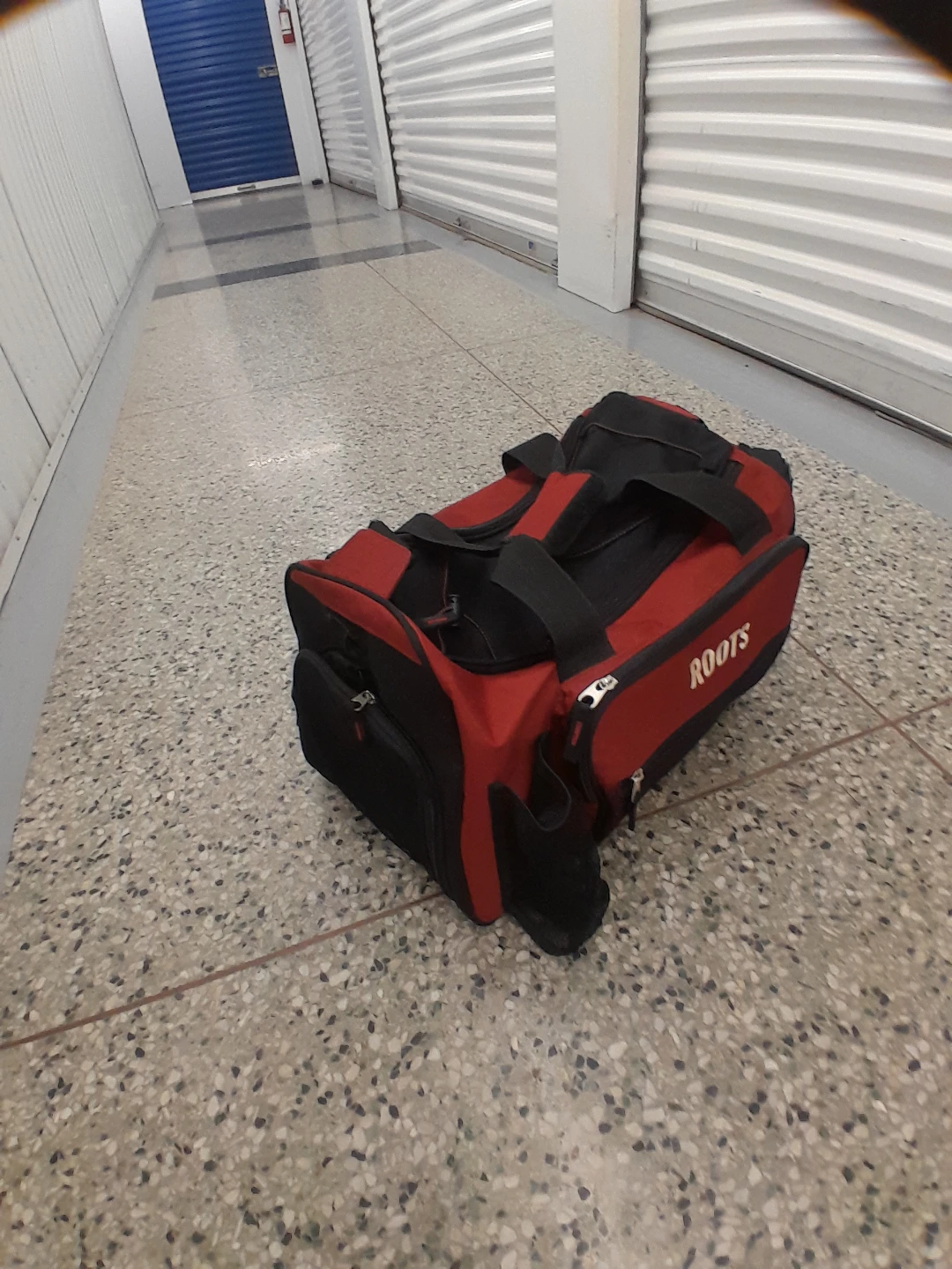 Roots Red & Black Duffle Gym  Bag College Style - photo 5