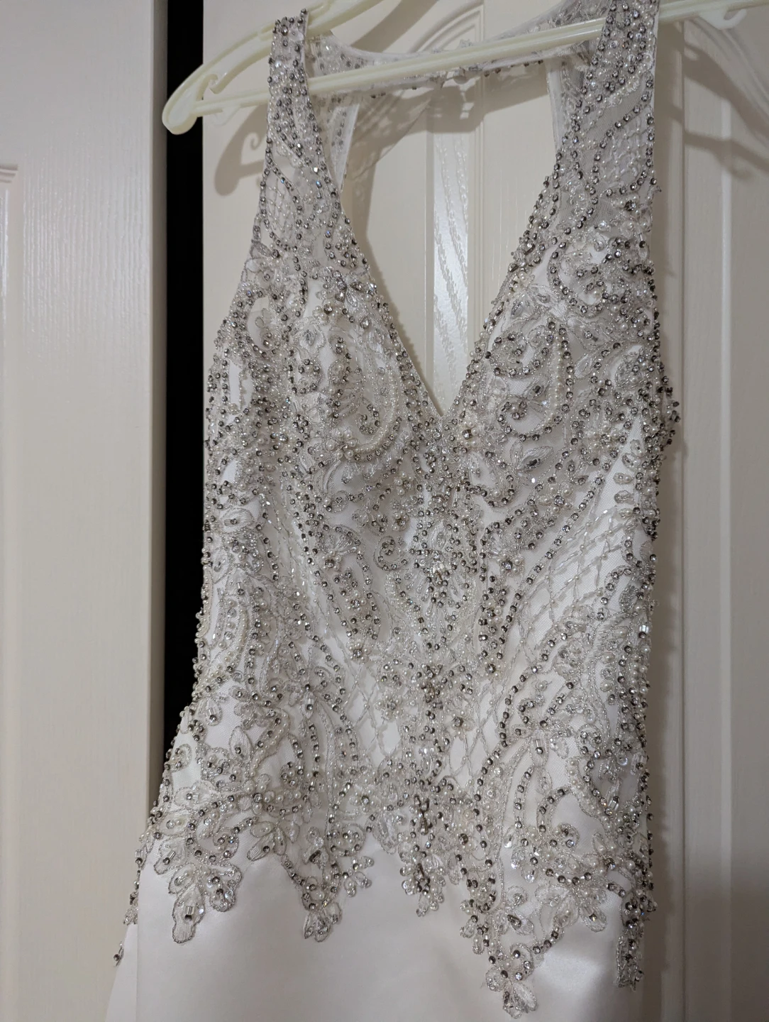 Stunning beaded wedding dress - never worn - photo 2