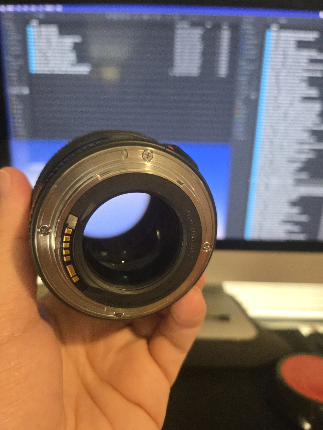 Canon EF 85mm f/1.8 USM Lens - photo 4
