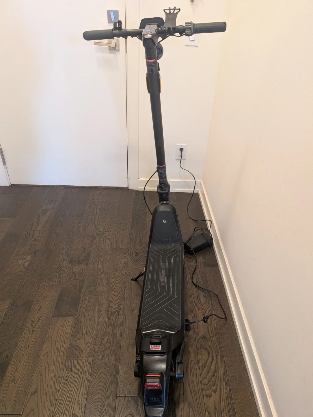 NIU KQi3 Pro Electric Scooter - photo 2