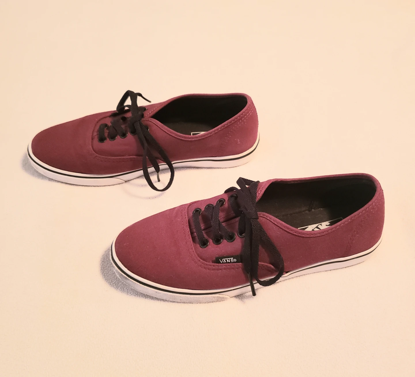 Vans Canvas Sneakers Women's Size 7 (Men's 5.5) $7 - photo 2