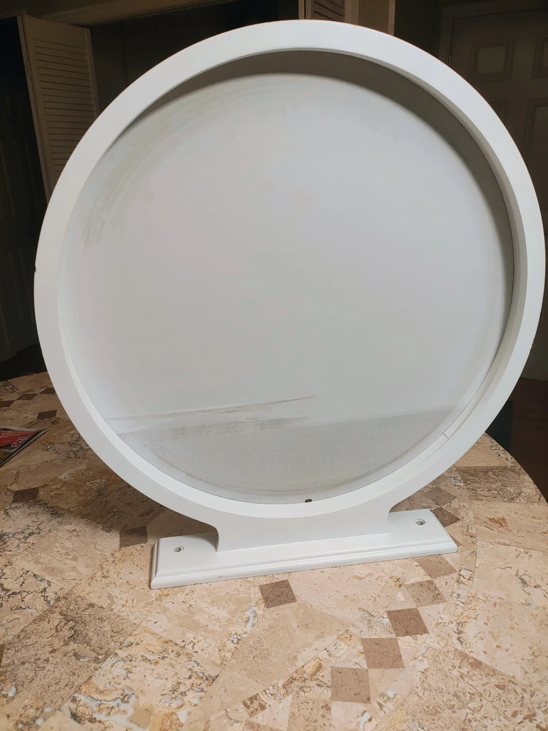 White Round Display Stand - photo 3