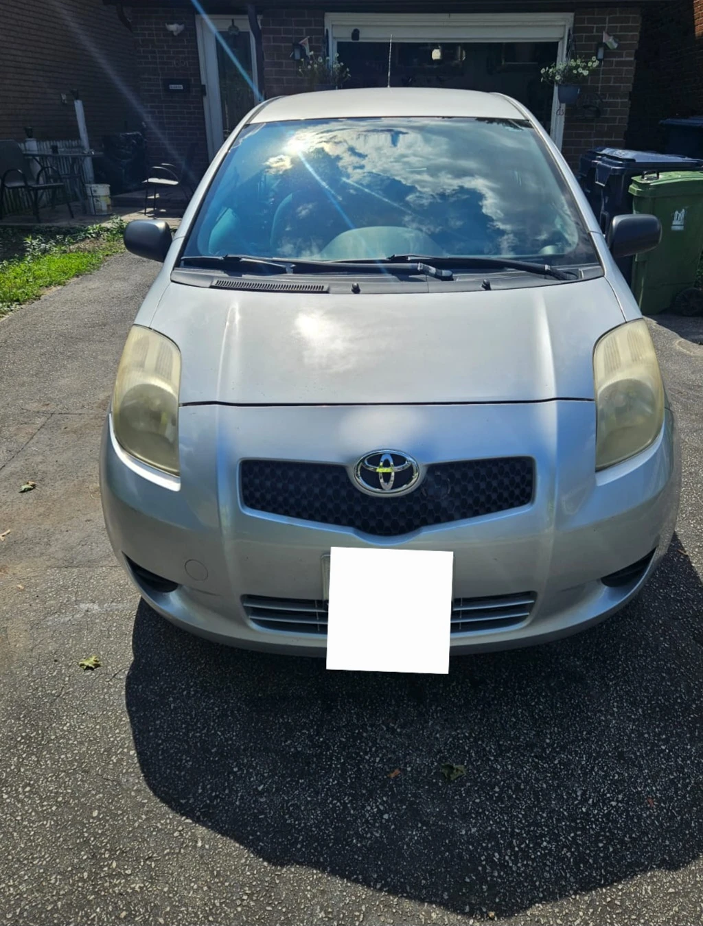 Silver Toyota Yaris Hatchback - photo 5