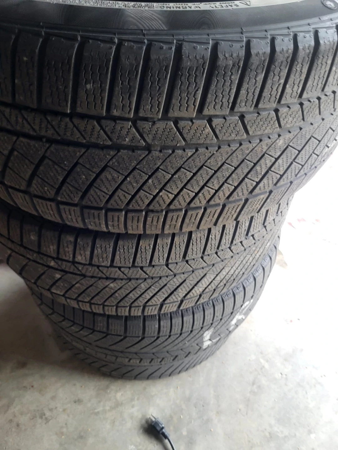 Four winter tires with size 255 40/40 R20. - photo 5