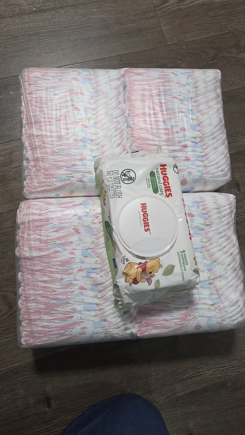 Huggies snug and dry-size 1
