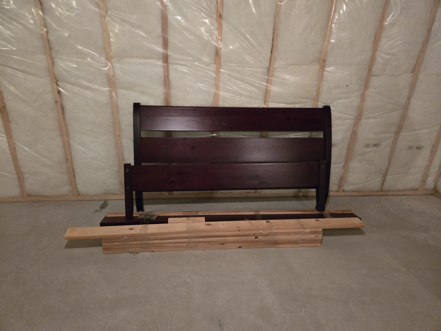 Queen - Dark Wood Sleigh Bed Frame with Mattress - photo 3
