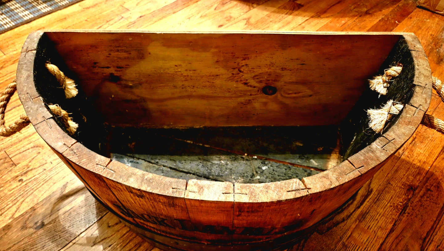 Jack Daniels Vintage Round Wood End Table - photo 4