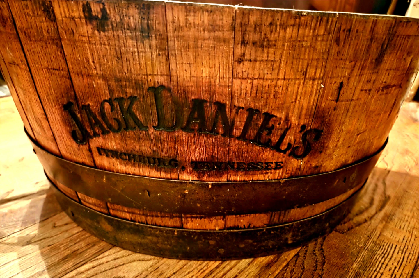 Jack Daniels Vintage Round Wood End Table - photo 5