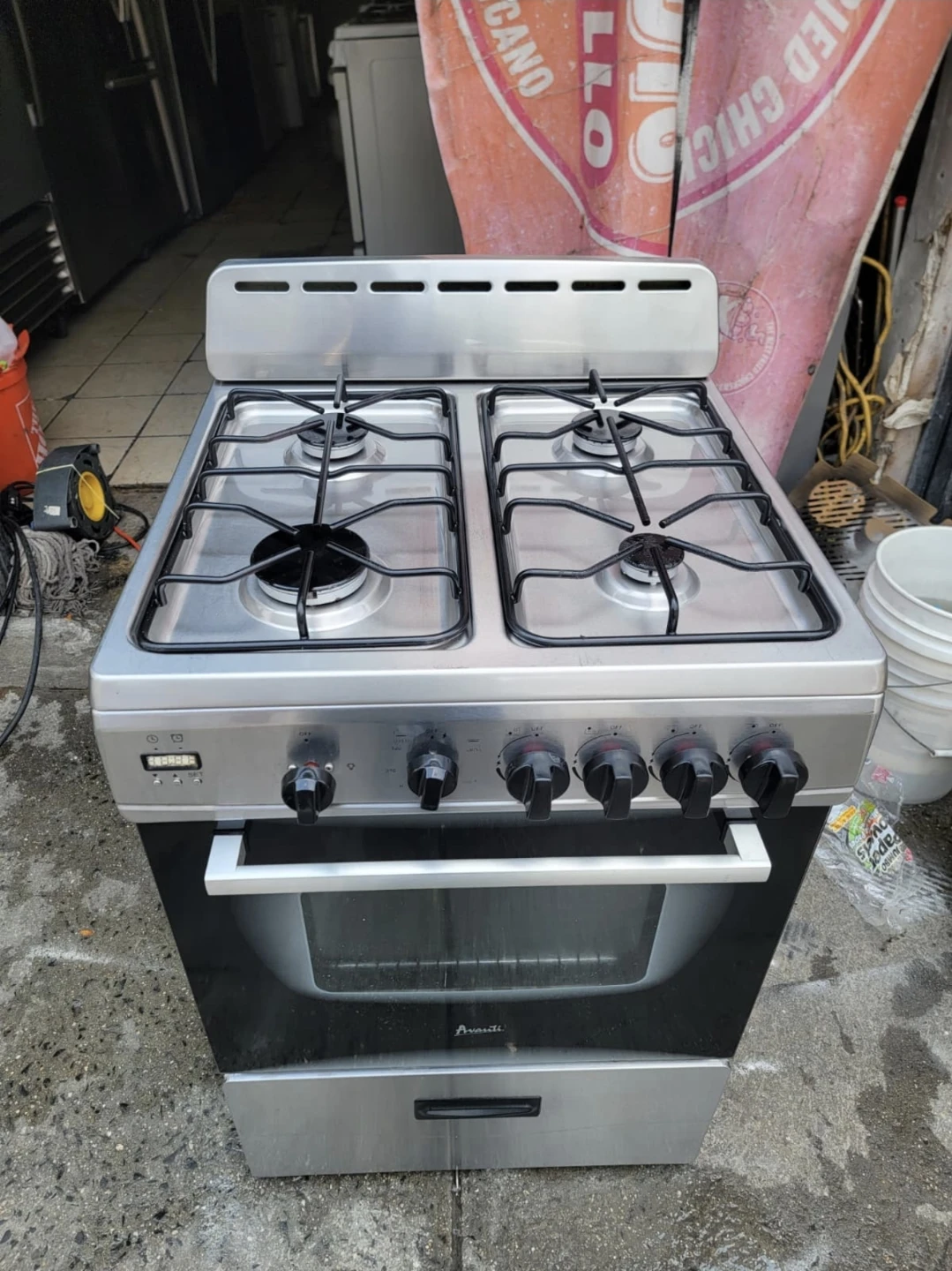 Avanti 24in Stainless steel gas stove