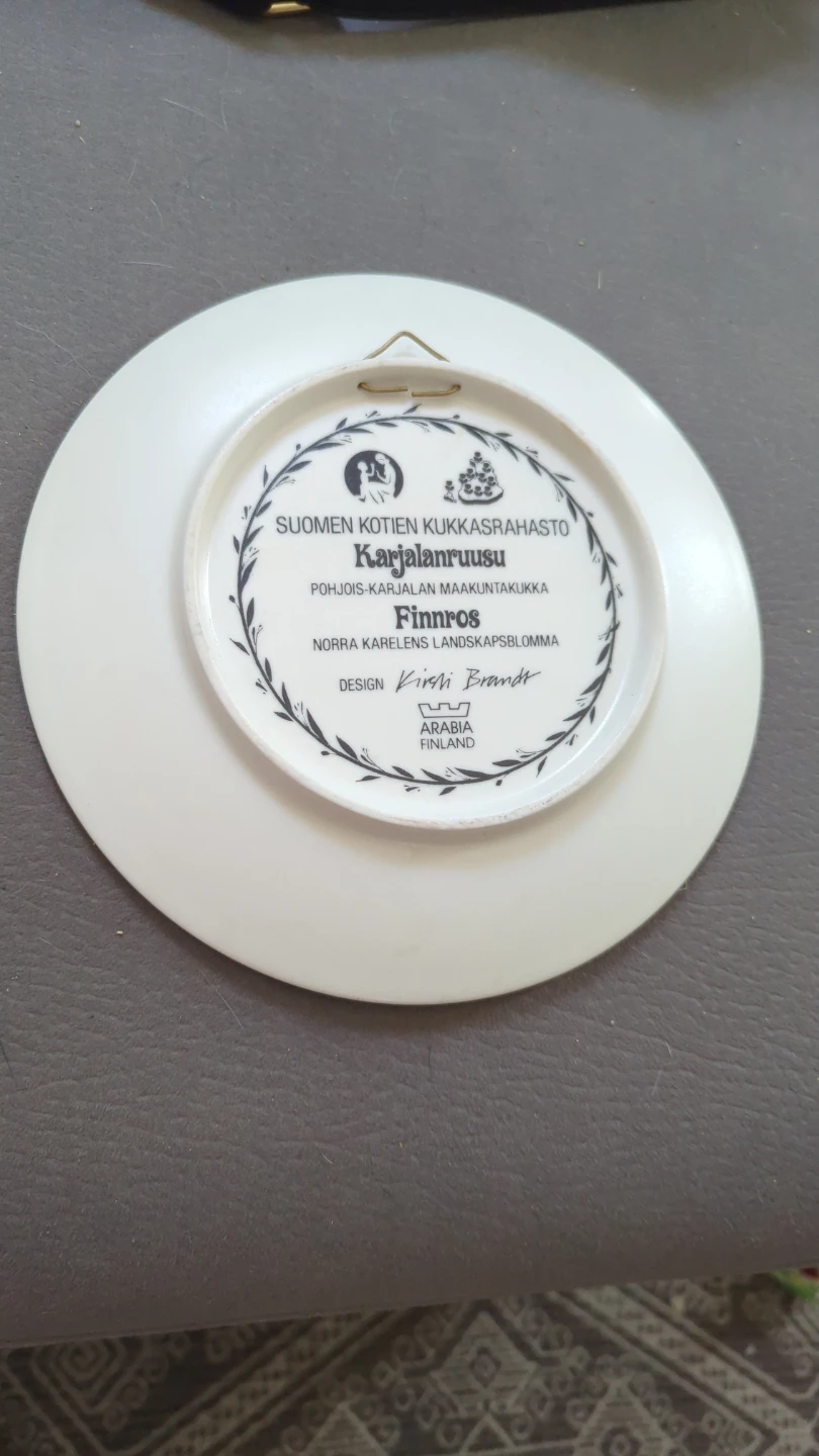 Arabia Finnros Karjalanruusu Decorative Plate - photo 2