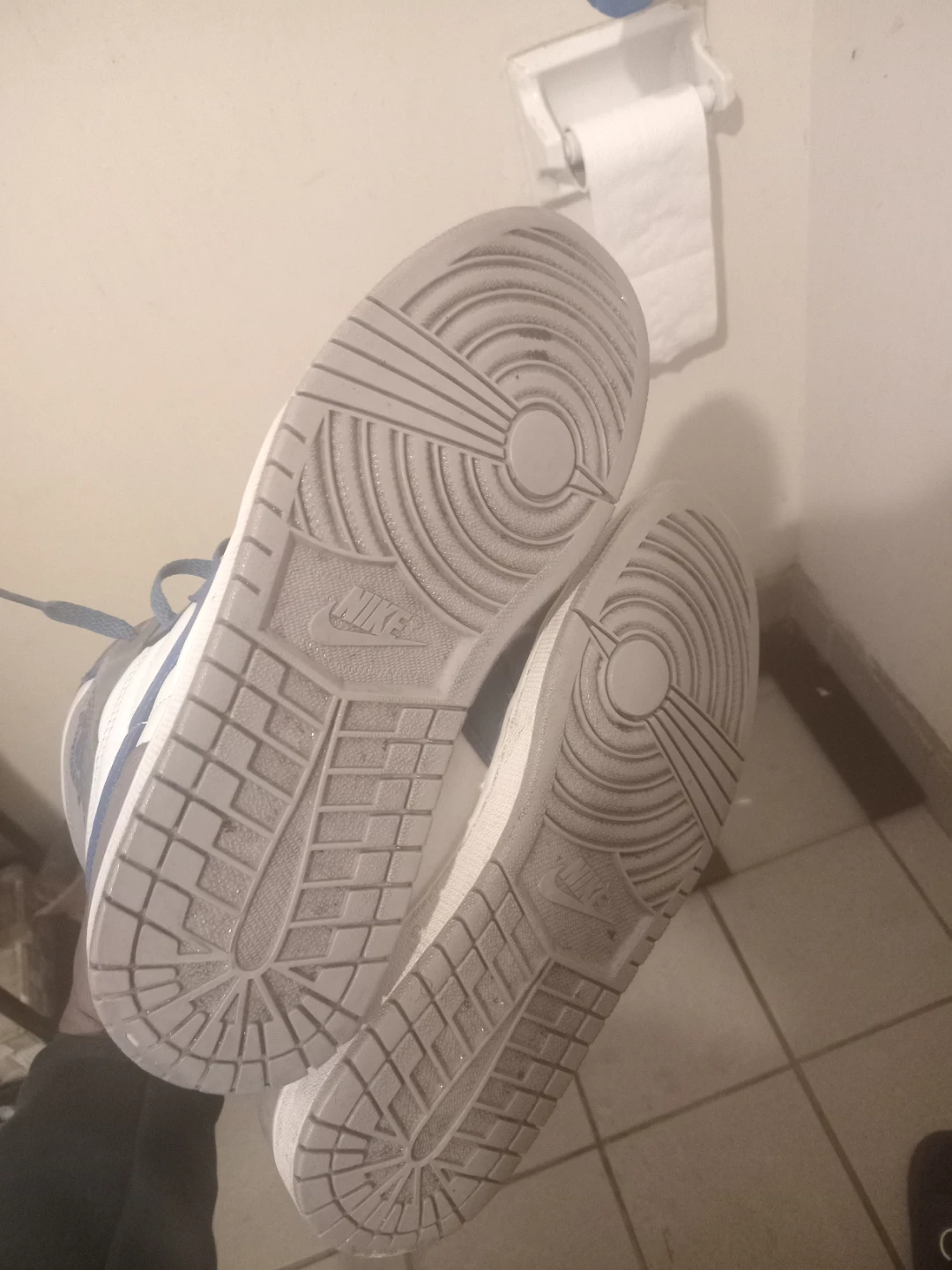 Size 8.5 jordans - photo 4