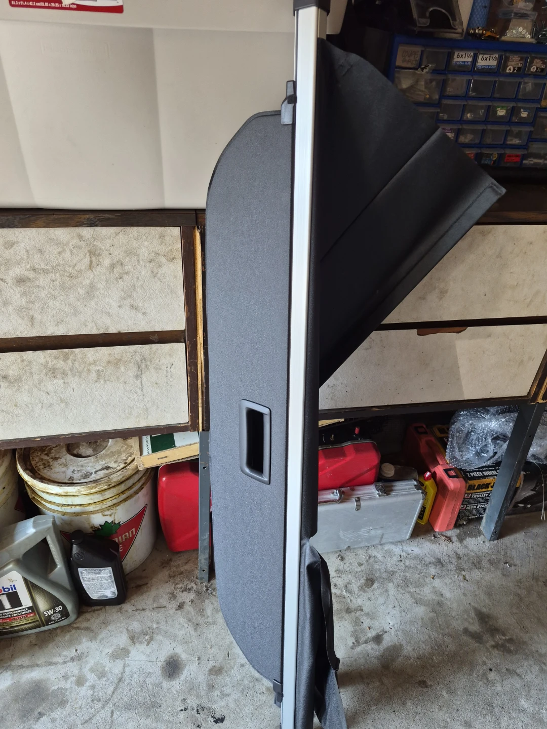Cargo Cover for Trunk - Mitsubishi Outlander