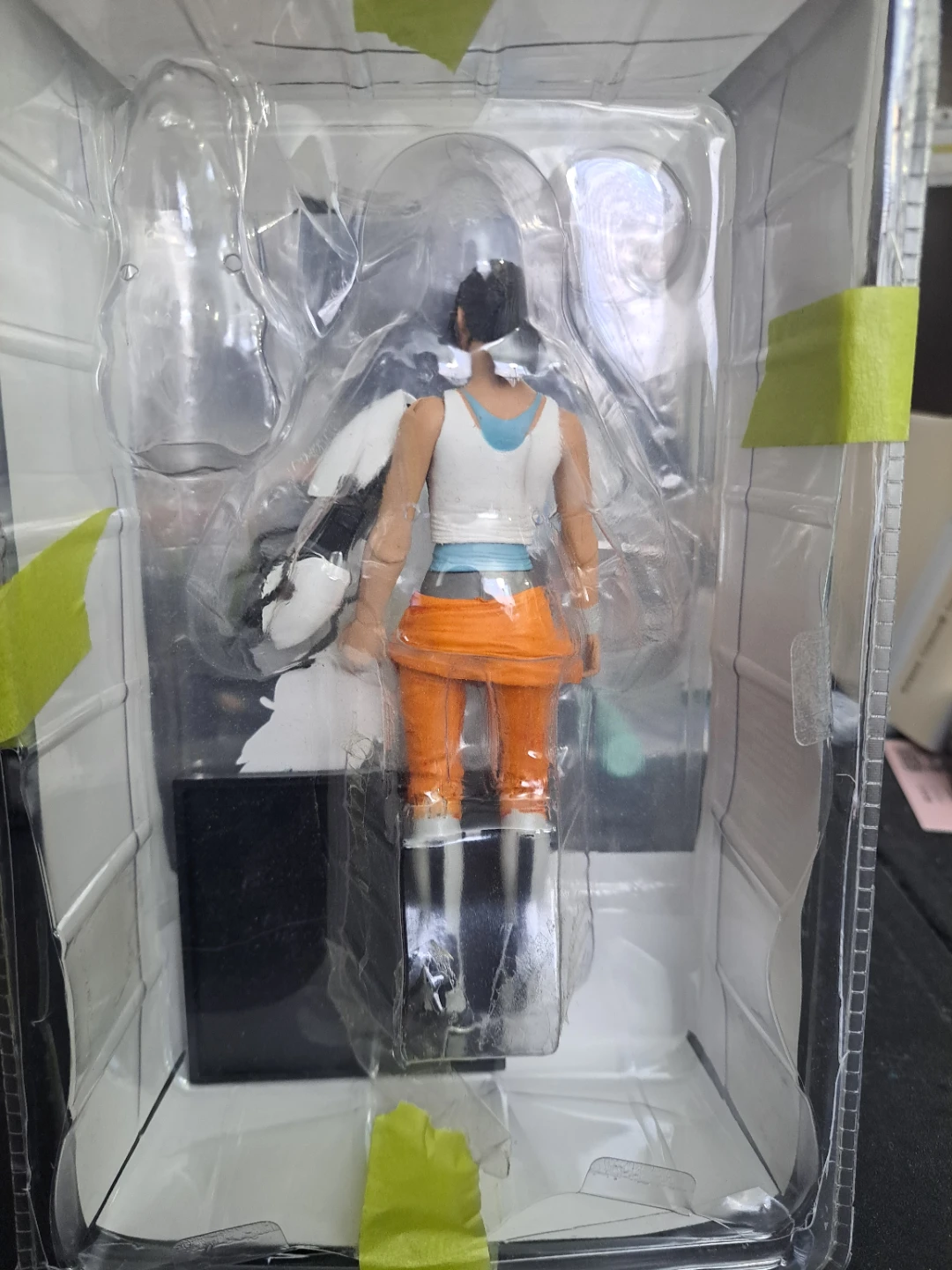 NECA Portal 2 Chell Open Box - photo 2