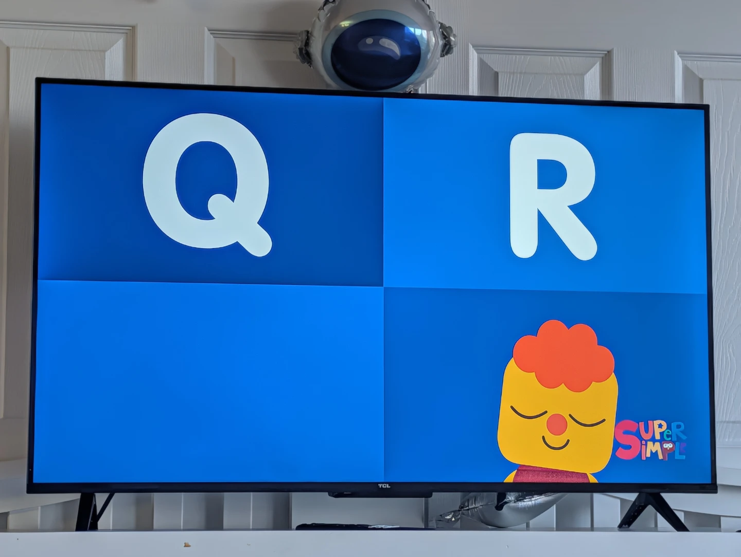 TCL 43" 4K UHD Smart Google TV - photo 2