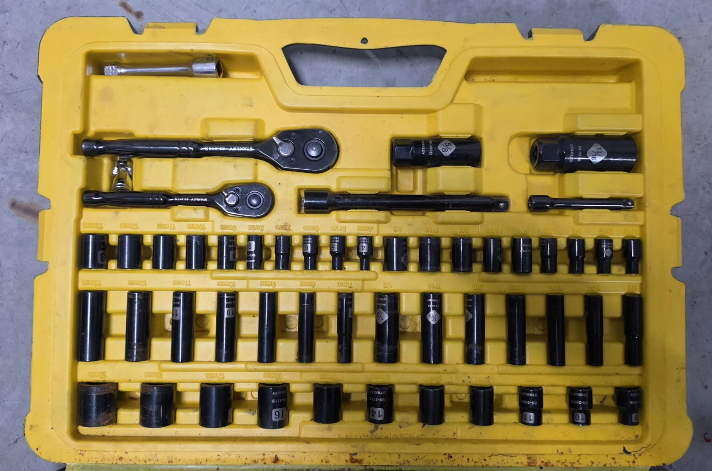 Stanley Professional Grade 122-Piece Mechanics Tool Set - photo 3