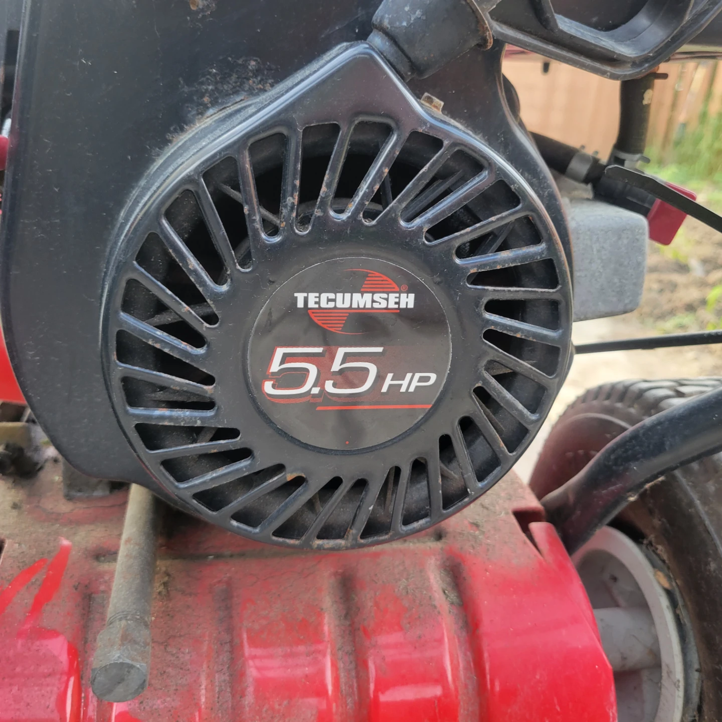 Yard Machines Snow Blower 5.5 HP / 22"