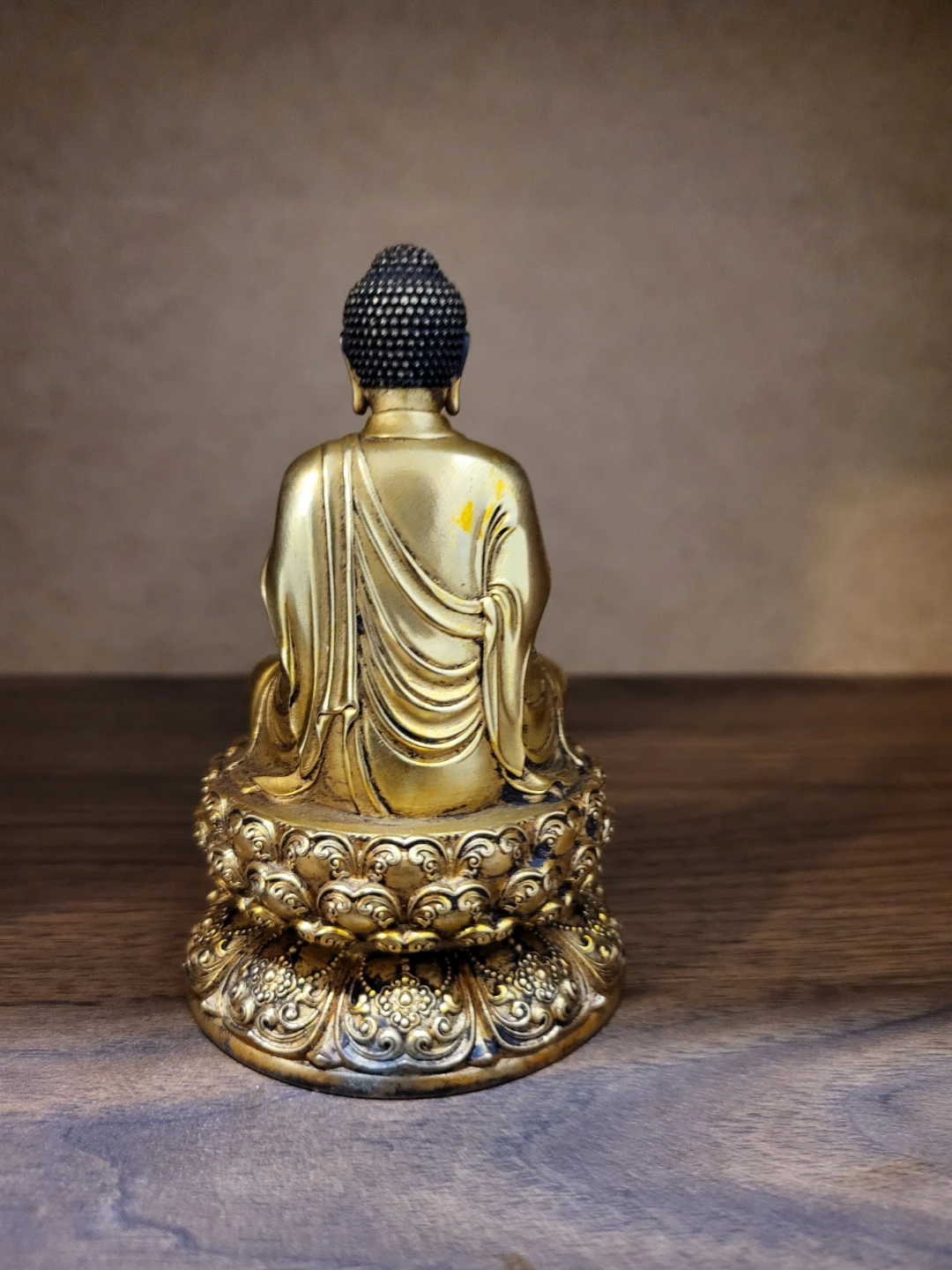 A Qing Dynasty Tibetan Buddhist gilt bronze Shakyamuni Buddha - photo 2