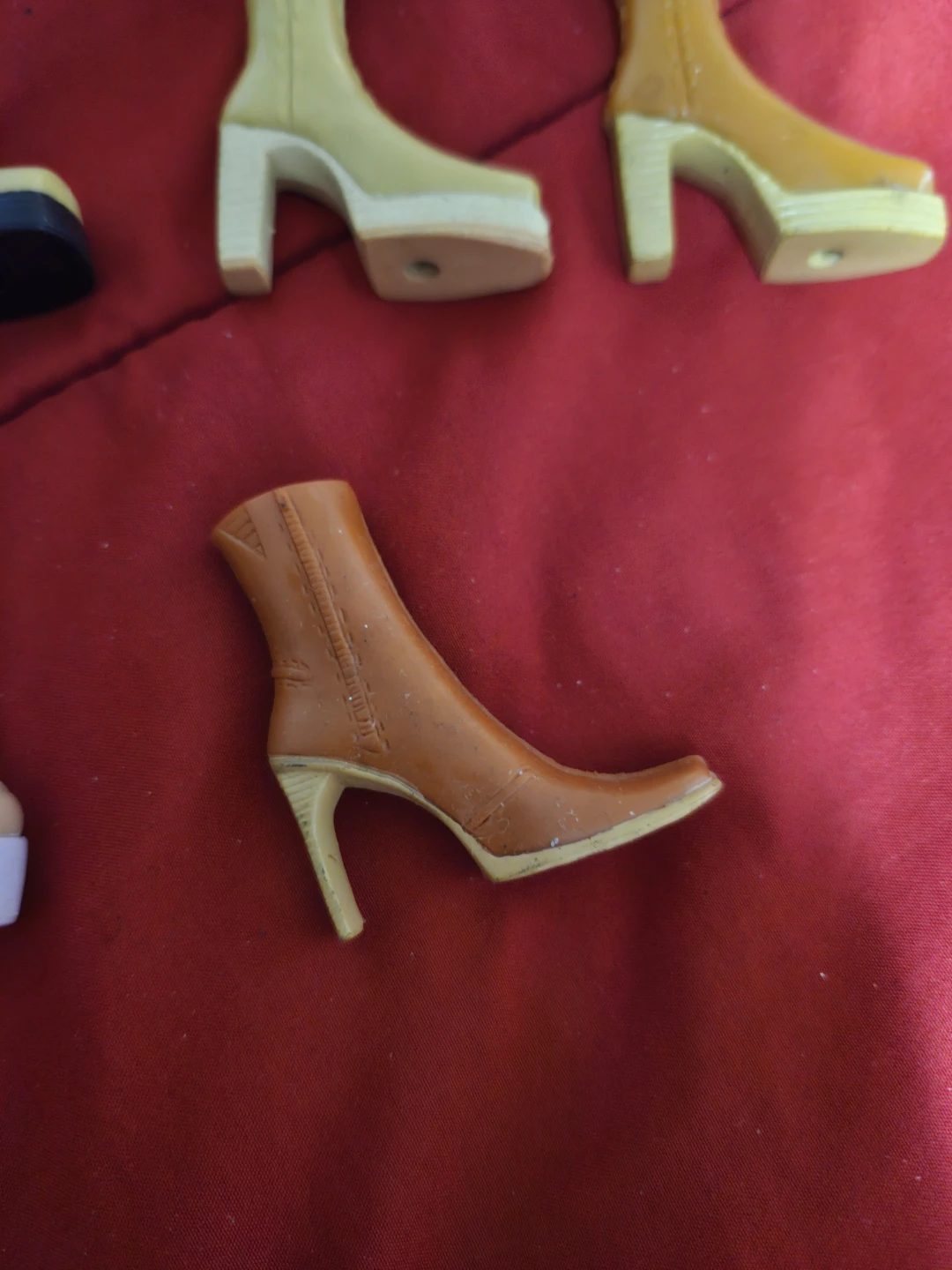 $5 each right replacement bratz doll shoes - photo 2