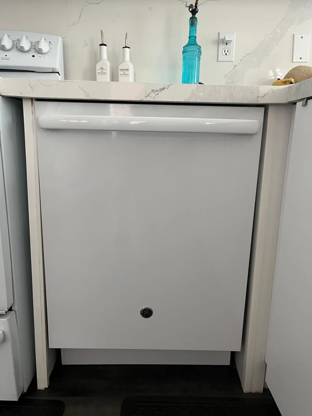 GE White Dishwasher