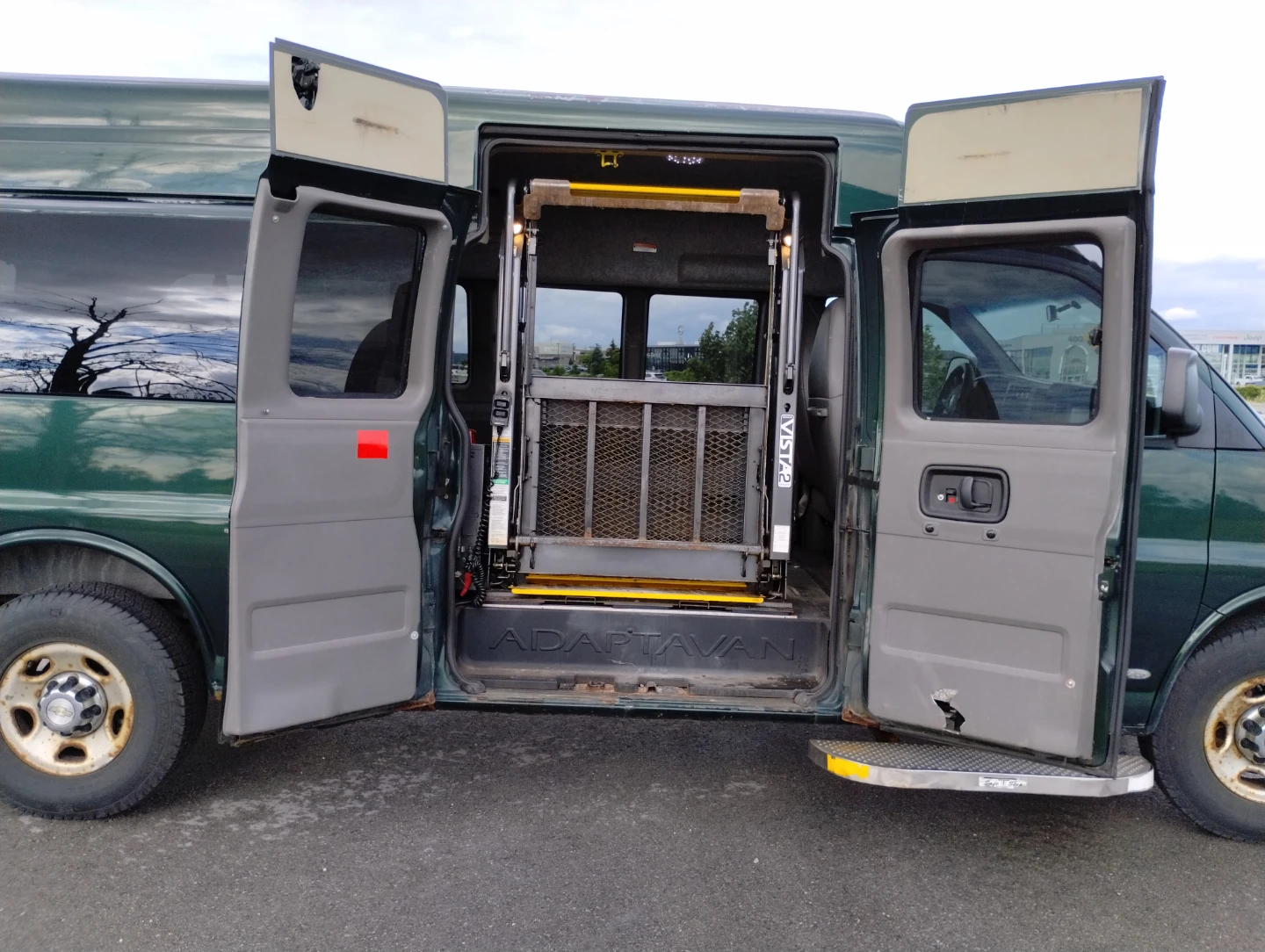 Chevrolet Express 3500 Wheelchair Van - photo 5
