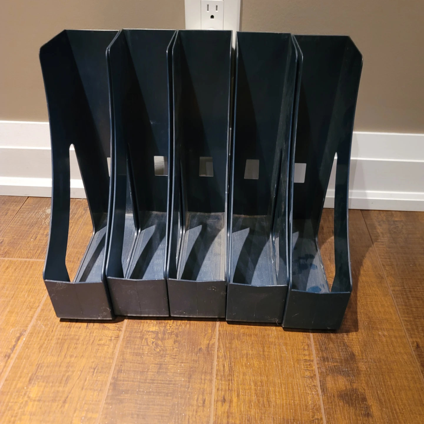 Set of 5 Dark Grey Magazine Files