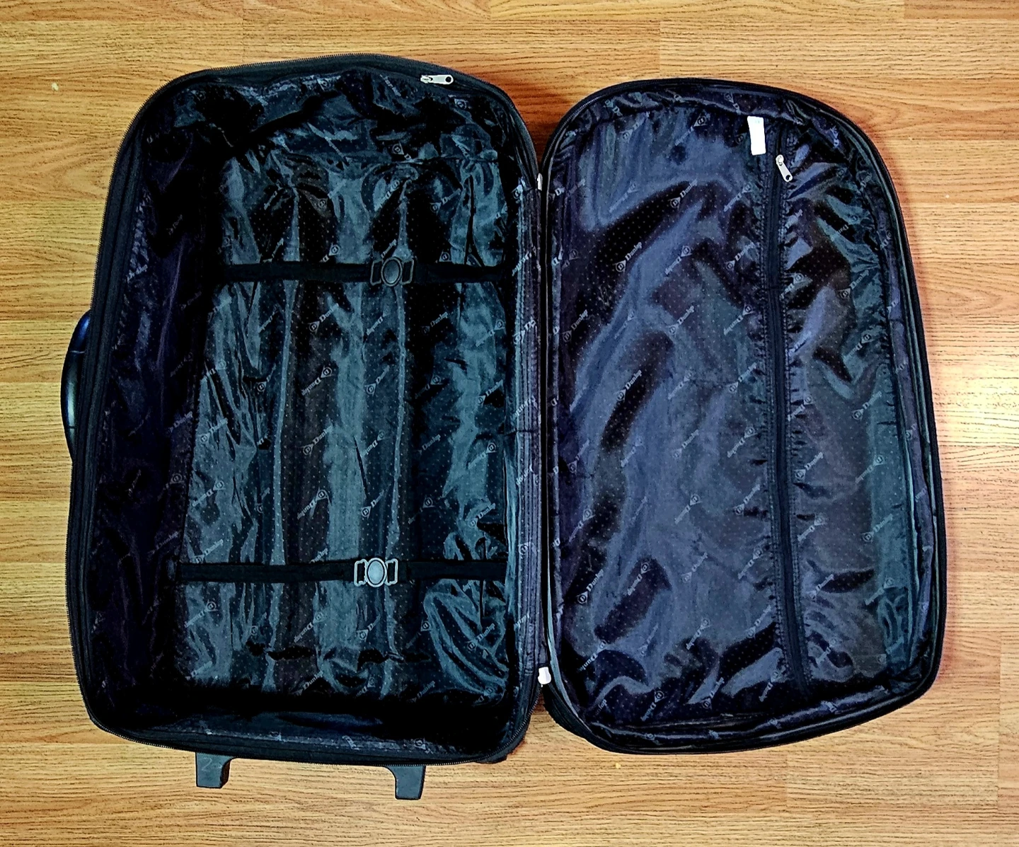 Dunlop Black Rolling Suitcase ✨️