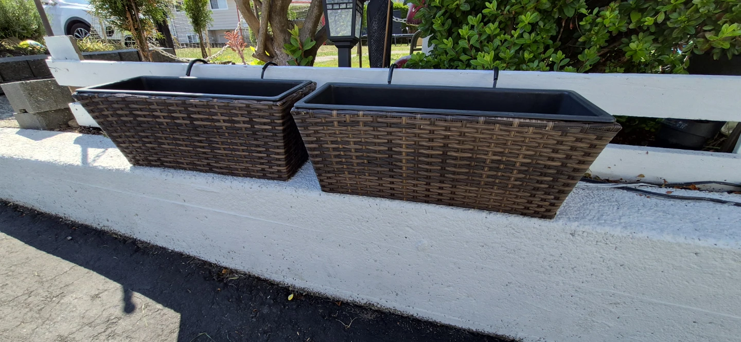 Set of 2 Wicker-Look Planter Boxes