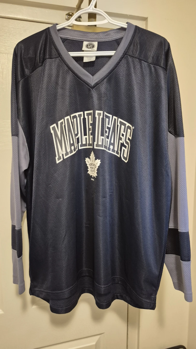 🍁 Maple Leafs Long-Sleeve Jersey 🏒