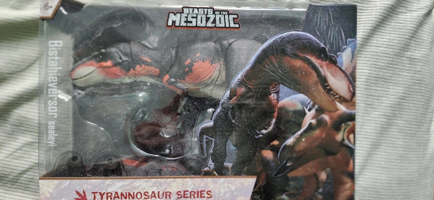Beasts of the Mesozoic Bistahieversor