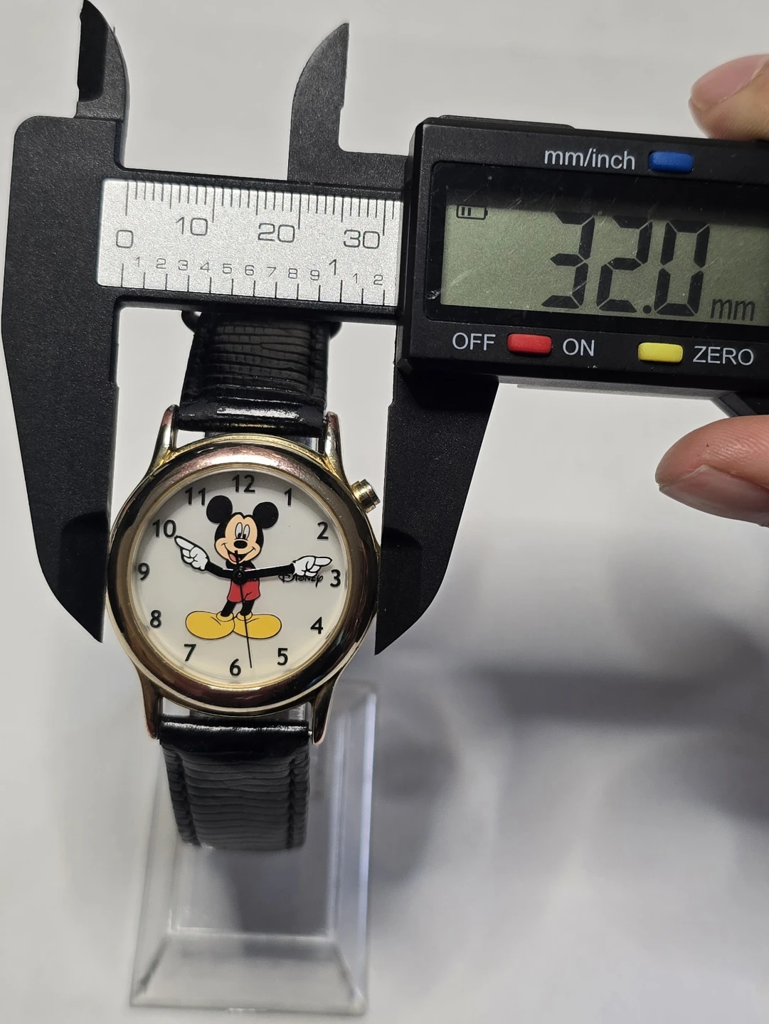 Mickey Mouse Disney Light Up Quartz Watch 32mm - photo 5