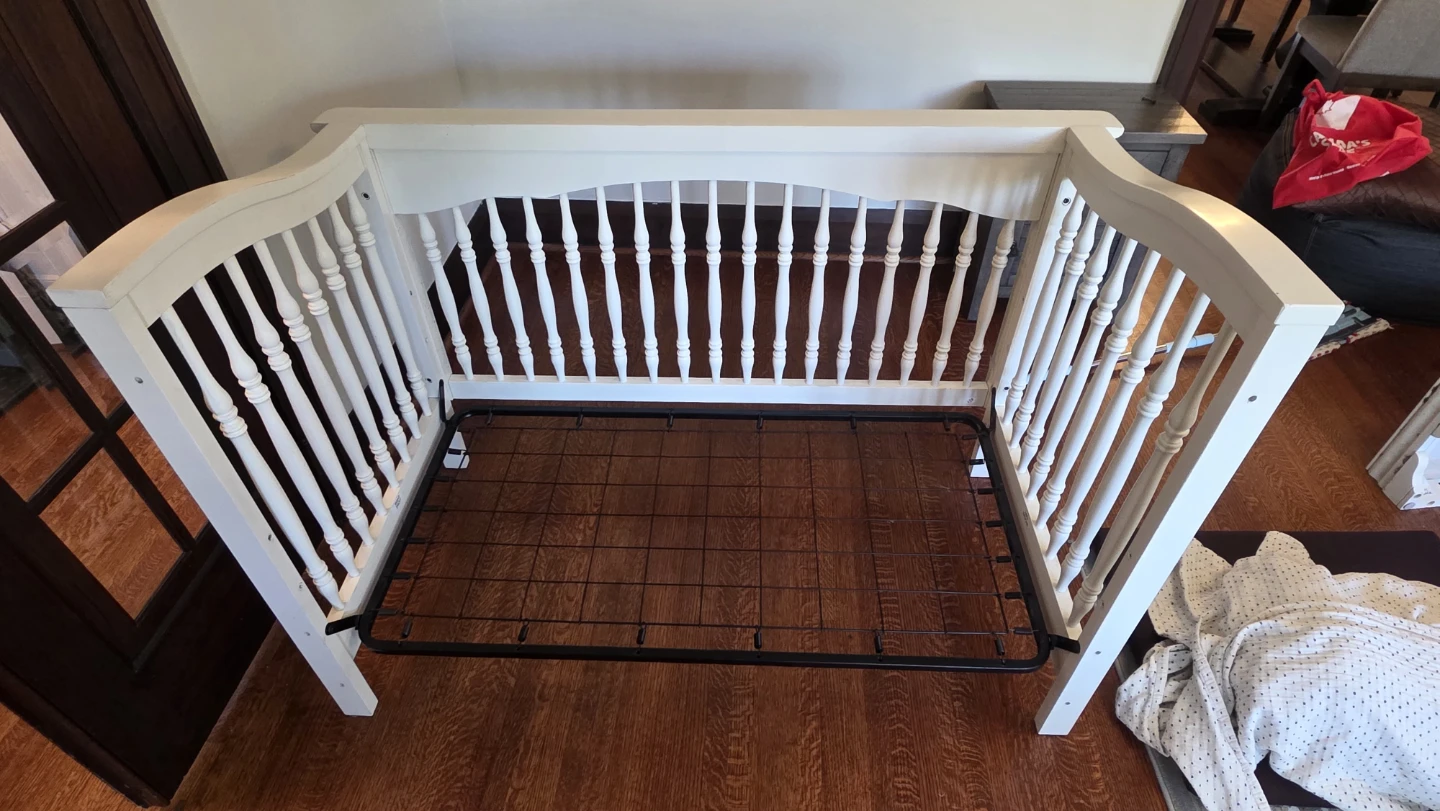 Wooden Crib, 2-in-one. For both toddlers and infant.