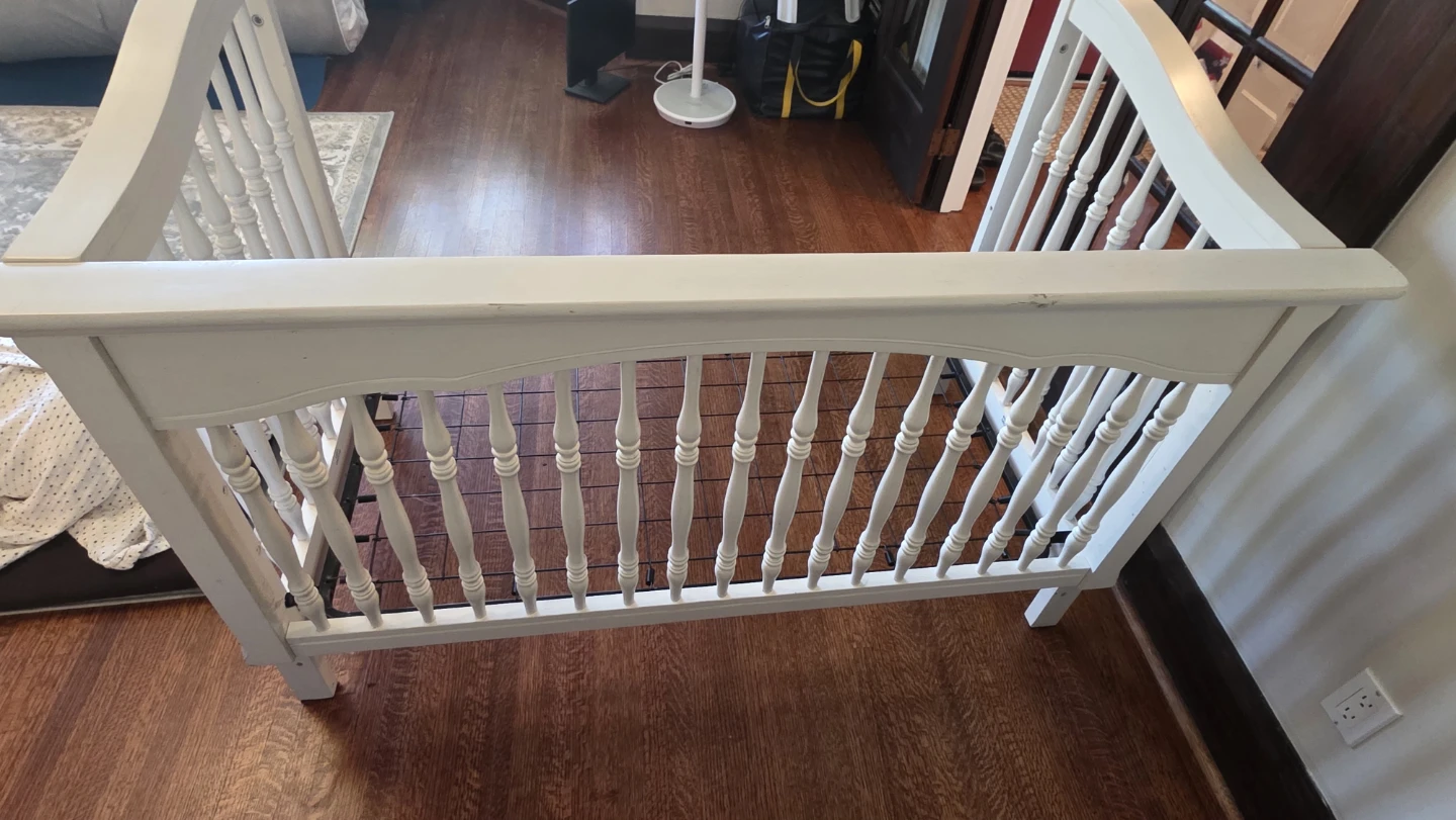 Wooden Crib, 2-in-one. For both toddlers and infant. - photo 3