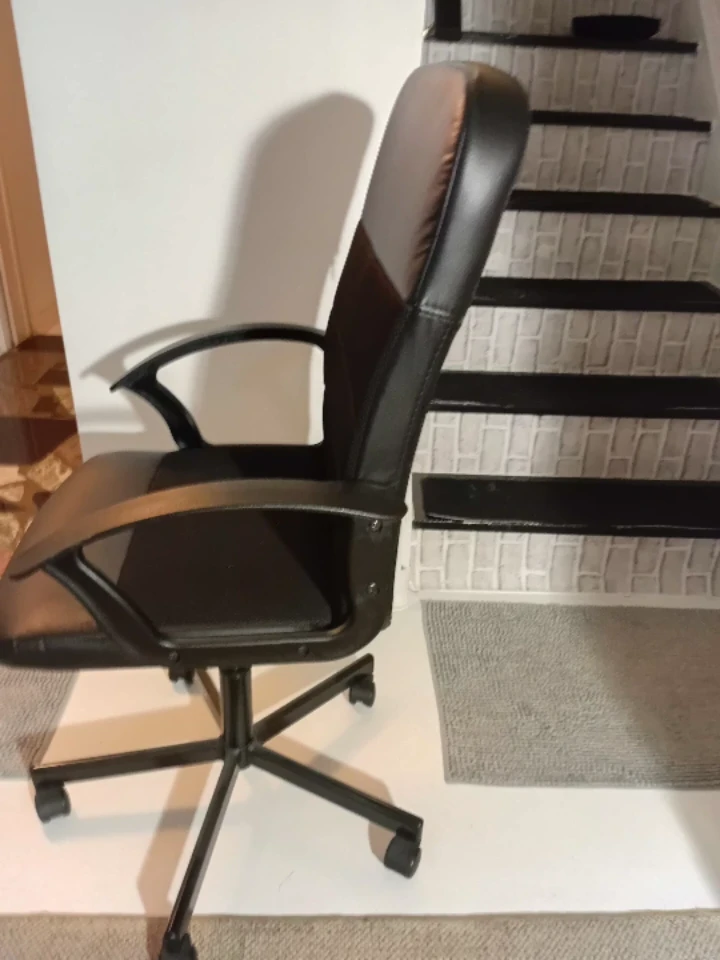 Black Office Chair - photo 2