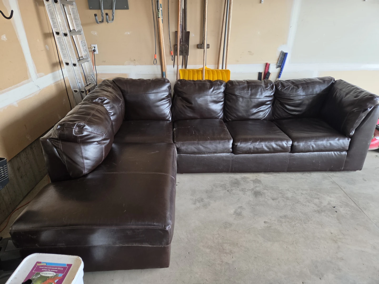 Sectional couch - photo 2