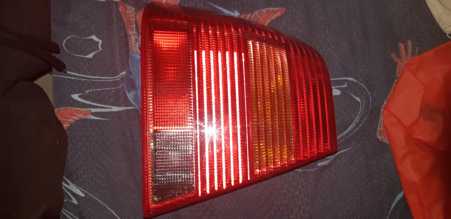 Hella Taillight Assembly for 1999-2005 VW Jetta (MK4) - photo 2
