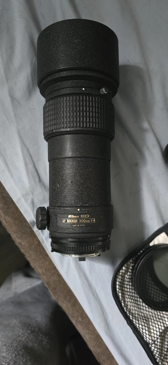 Nikon AF Nikkor 300mm f/4 ED Lens