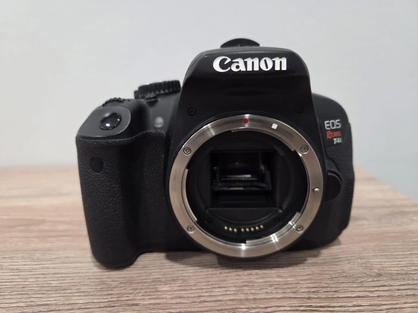Canon EOS Rebel T4i DSLR Camera with Bag and Strap - photo 2