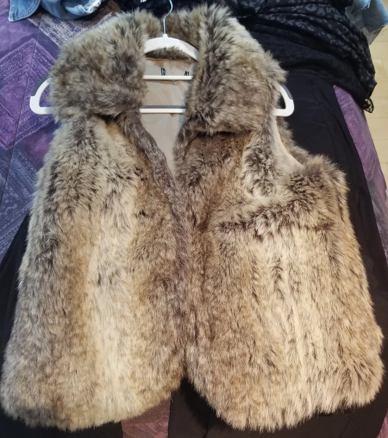 Women's faux fur vest, size S
