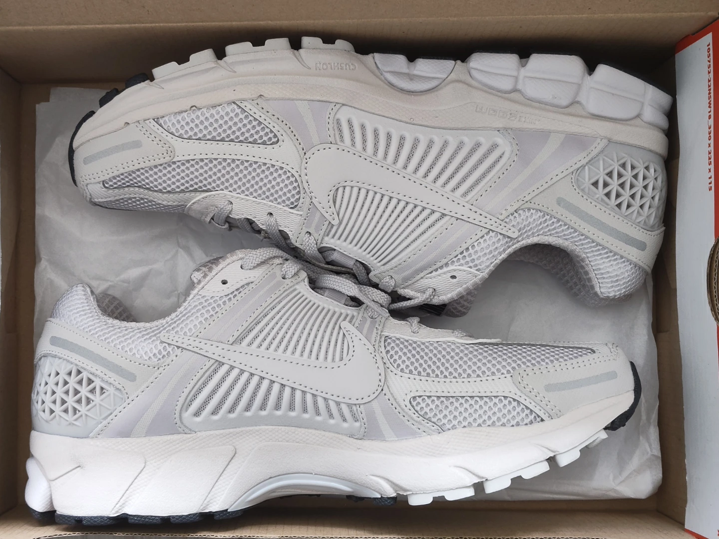 Nike Zoom Vomero 5 Men's (9.5)