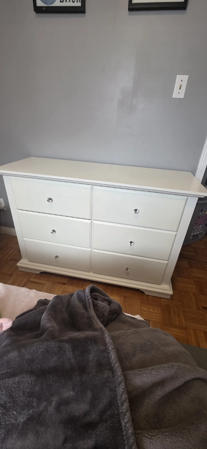 White 6-Drawer Dresser