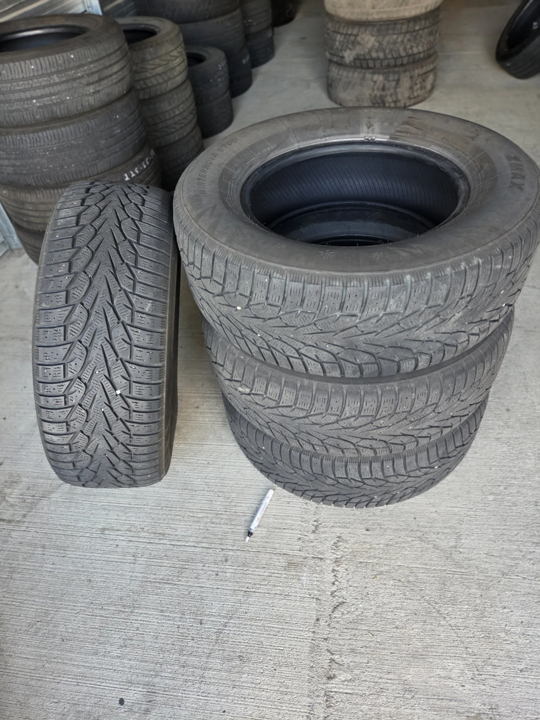 4 Winter Nova Stud III Winter Tires LT275/65R18