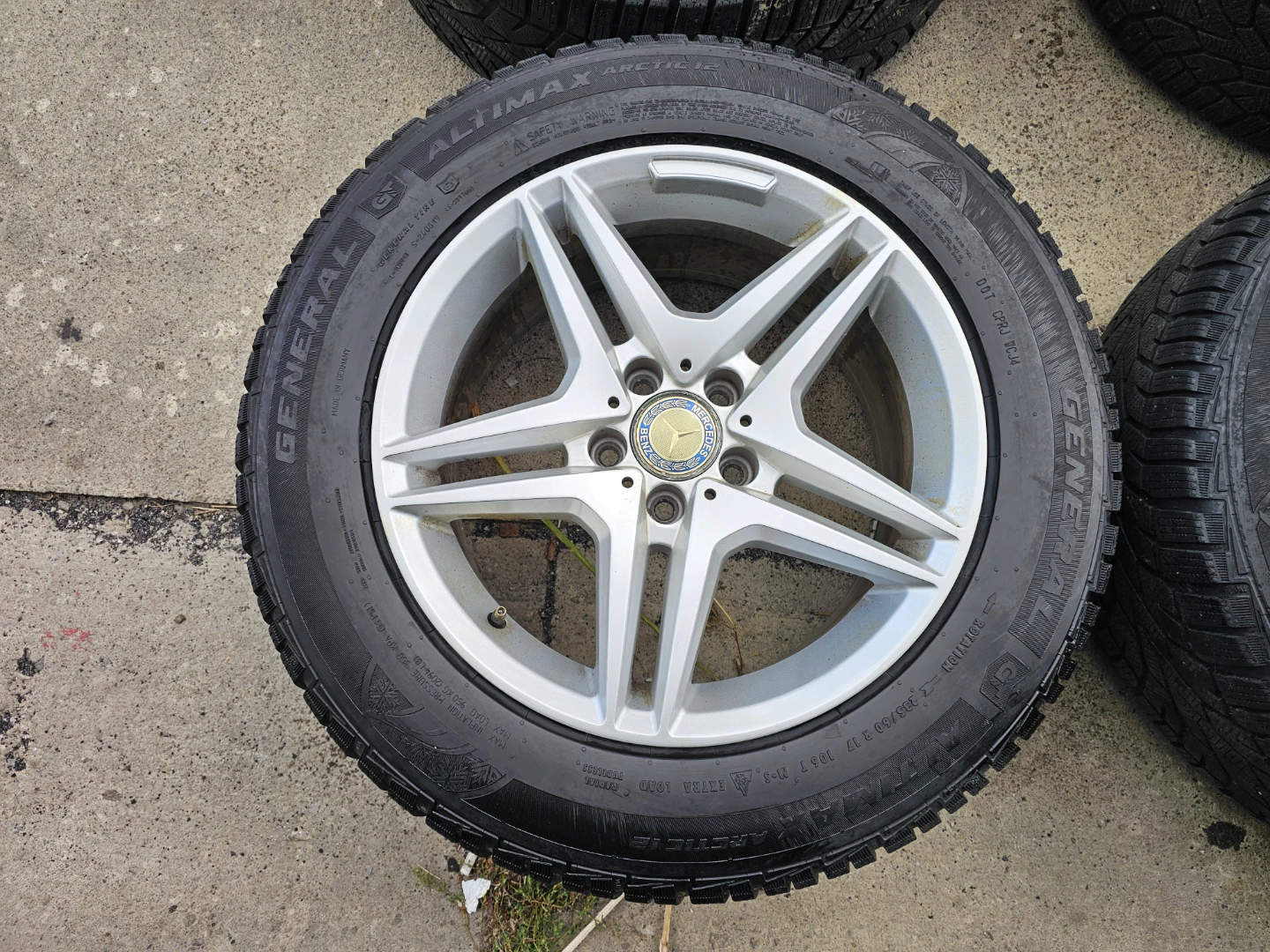 MERCEDES BENZ GLK WINTER TIRES ON RIMS 235/60 R17