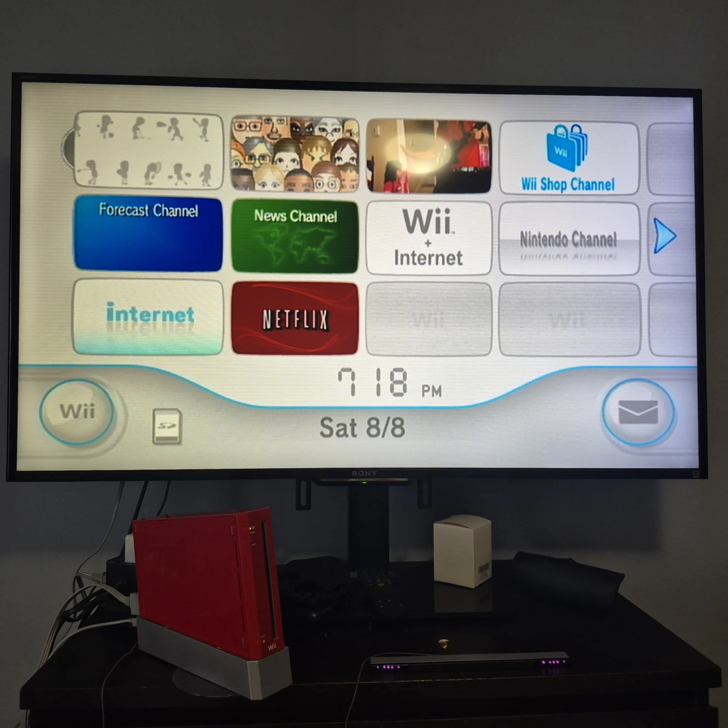 Boxed Red Nintendo Wii (Special Edition) + 14 Games