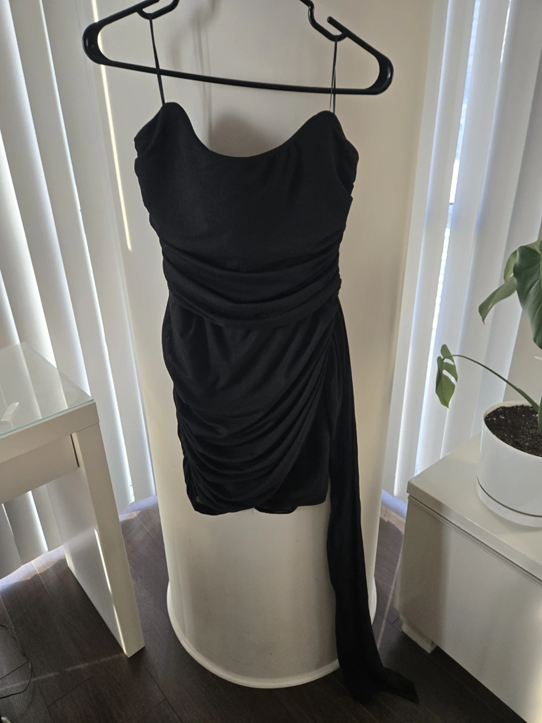 Fashion Nova black strapless ruched mini dress - photo 4