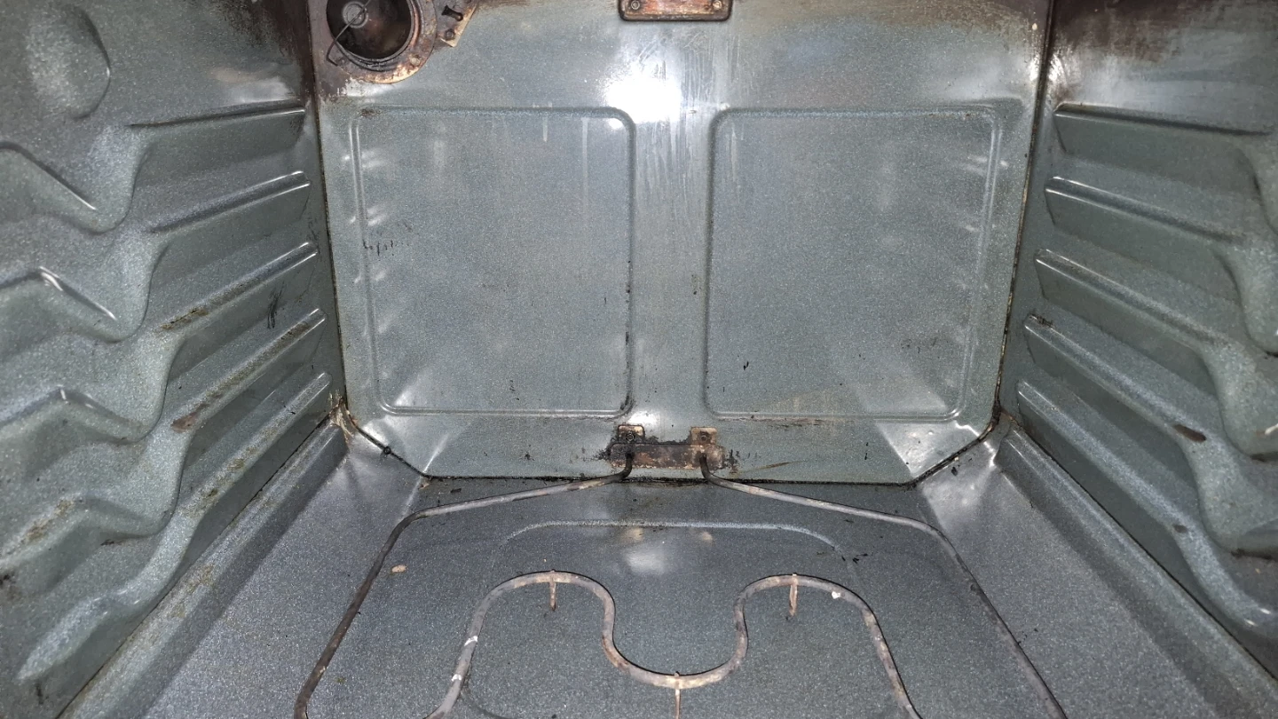 GE Electric Range with Oven - photo 5