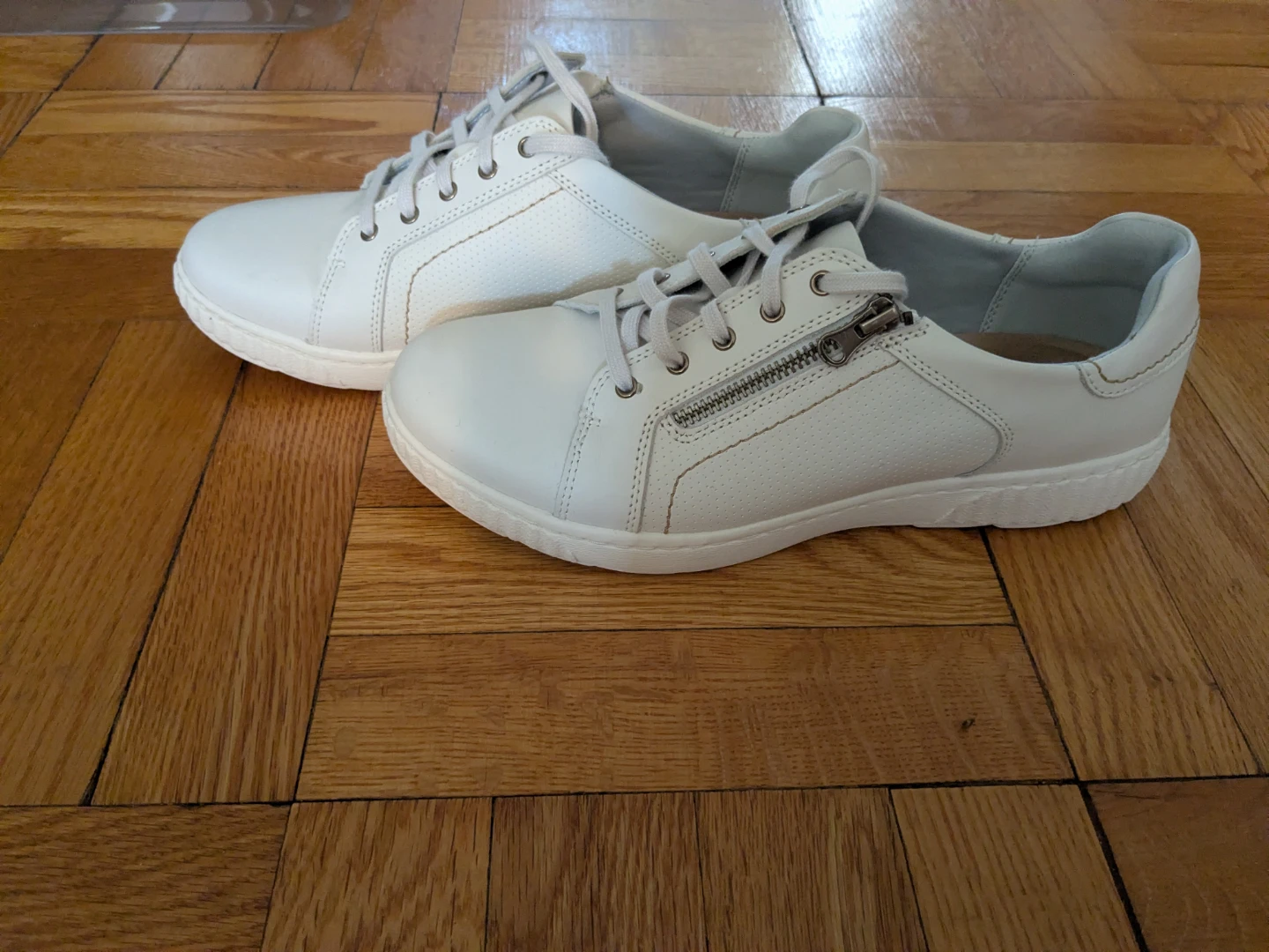Clarks White Leather Zip Sneakers size 10 wide - photo 2