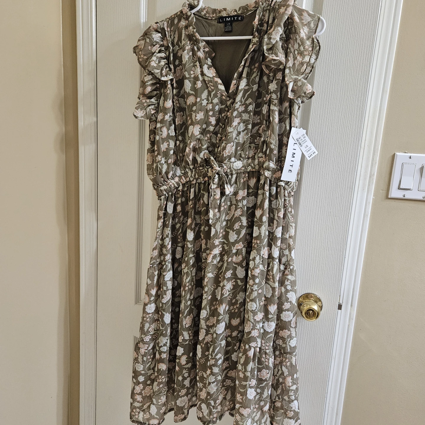 Brand new Limité Floral Tiered Midi Dress