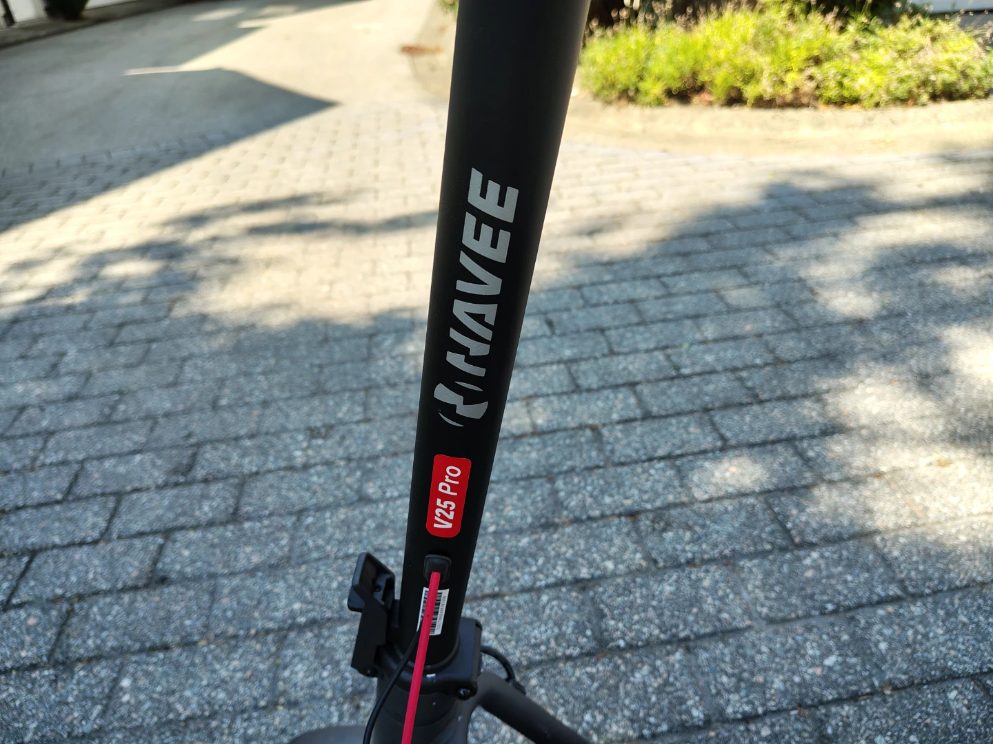 NAVEE V25 Pro Electric Scooter – Excellent Condition. - photo 4
